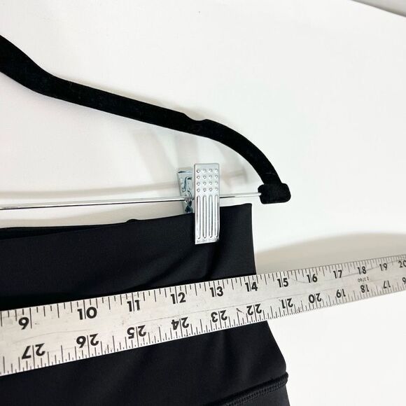 Lululemon Legging Womens 8 Ornate Eyelet Yoga Workout Crop Luxtreme Black - Picture 6 of 16